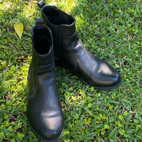 H&M Black Chelsea Boots - Picture 2 of 7